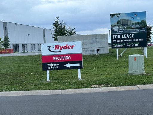 RYDER DIRECTIONAL SIGN